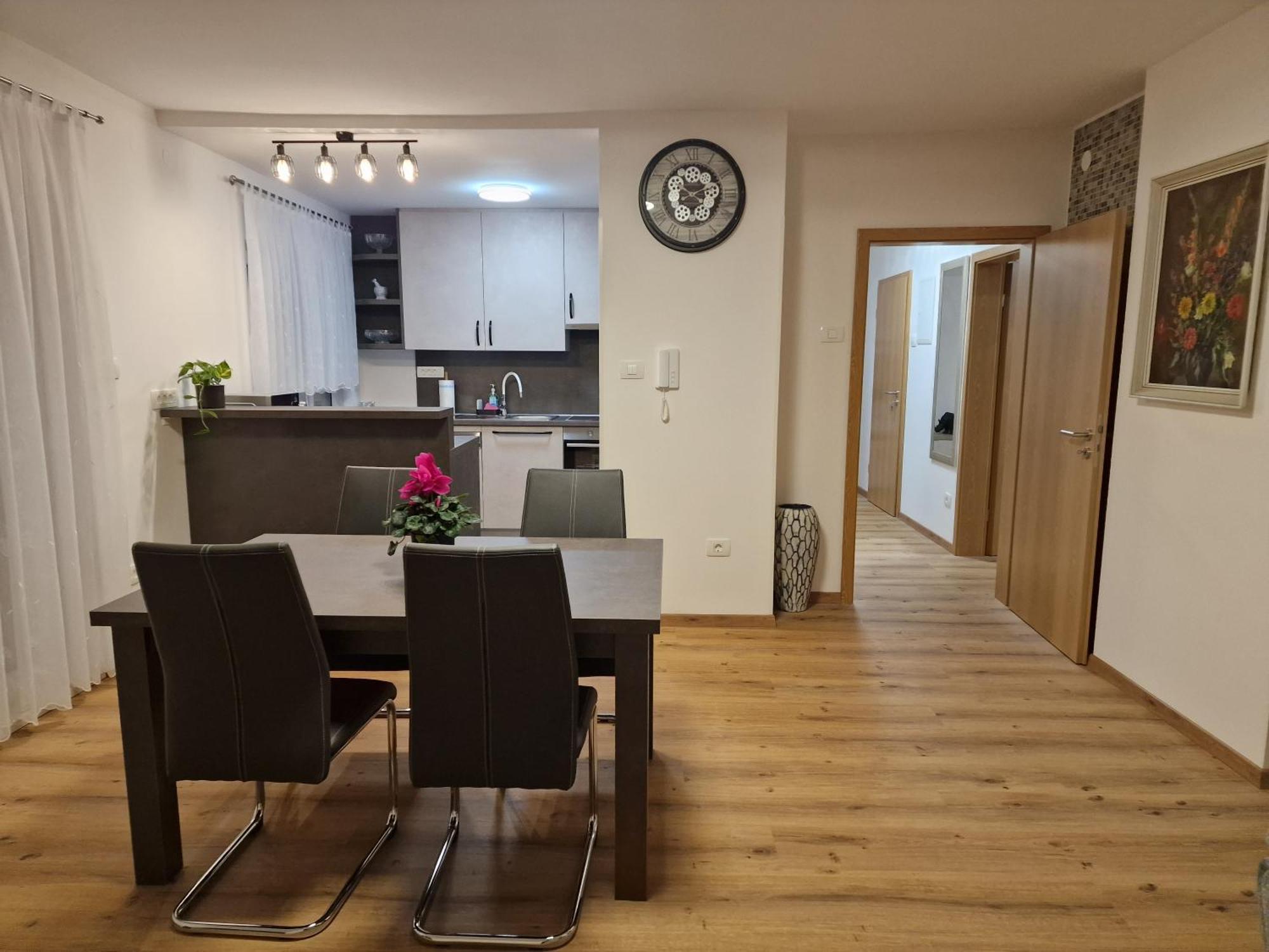 Vila Lastovka Ljubljana Buitenkant foto