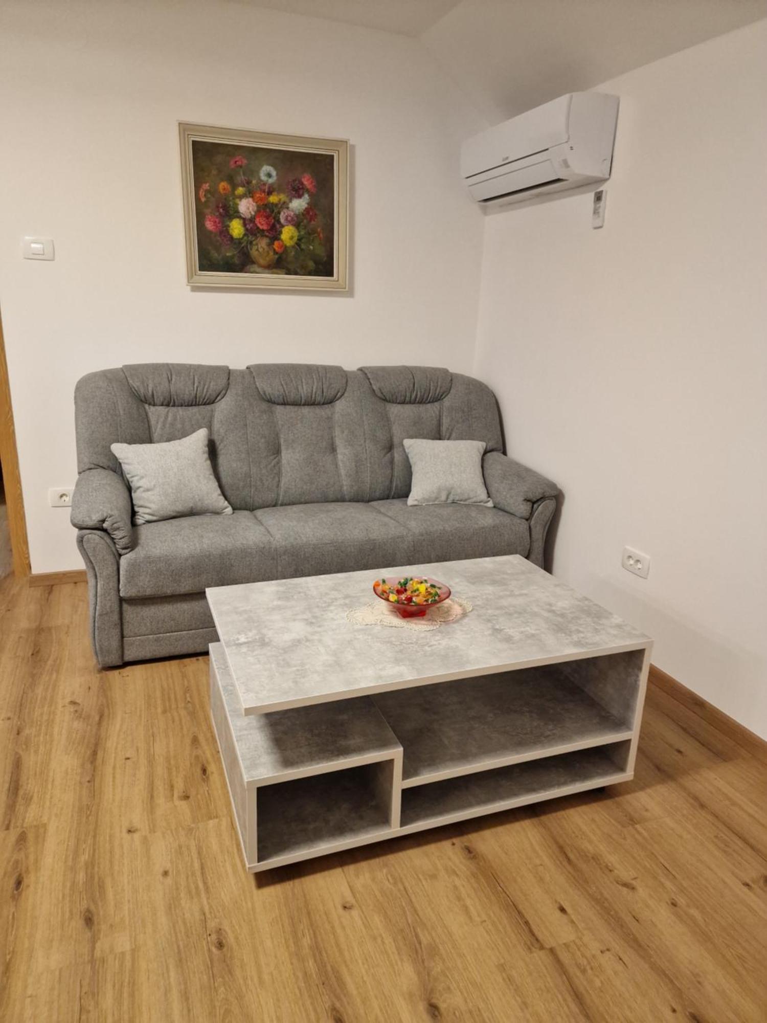Vila Lastovka Ljubljana Buitenkant foto