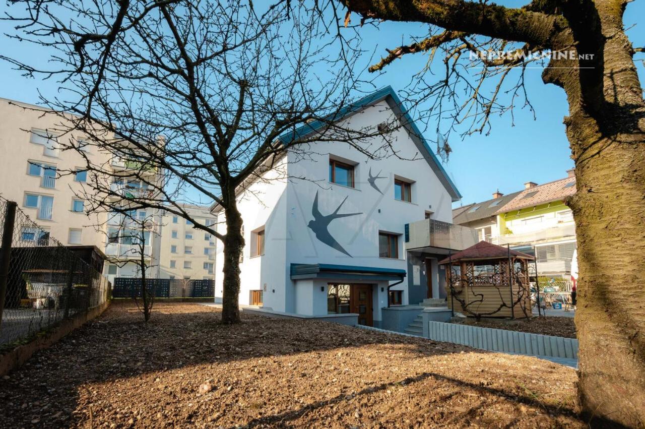 Vila Lastovka Ljubljana Buitenkant foto